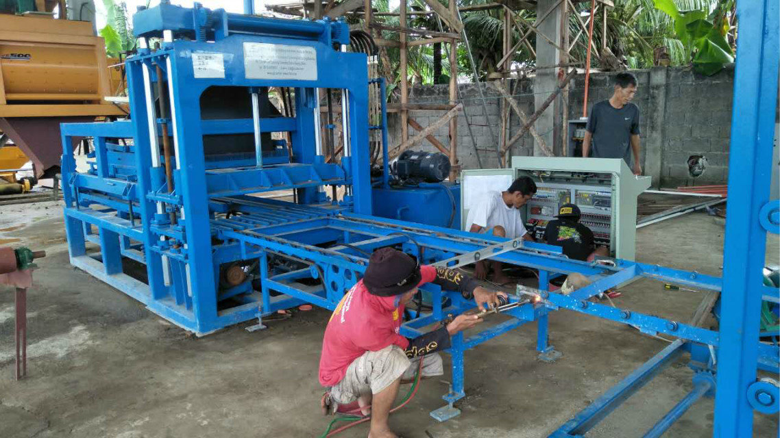 Máquina do bloco QTY4-15 em Filipinas (9)