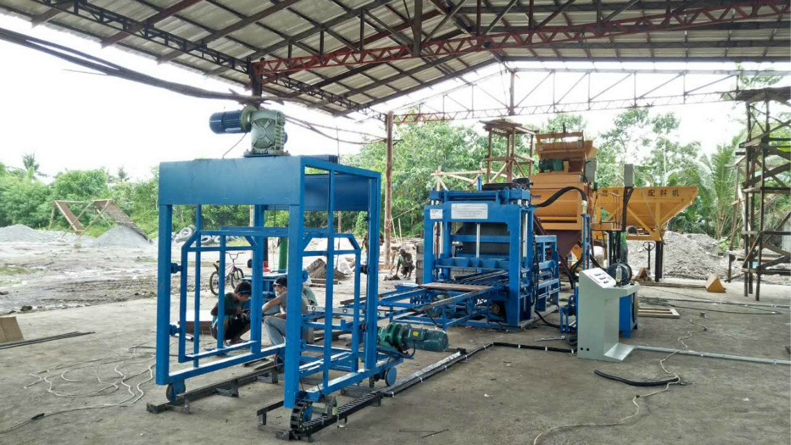 Máquina do bloco QTY4-15 em Filipinas (1)