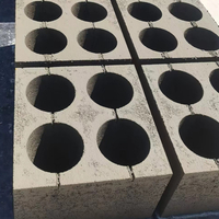 Blocos ocos de concreto produzidos pela máquina de fabricação de blocos ZCJK